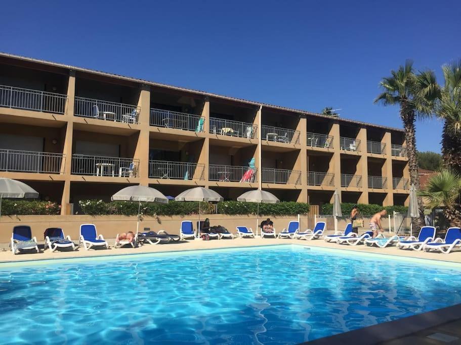 Les Appartements De La Marina Sanary-sur-Mer Exterior foto